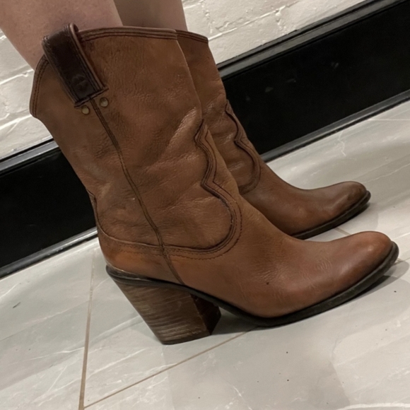 💥SOLD!💥Lucky Brand Cowboy Boots - Picture 3 of 9